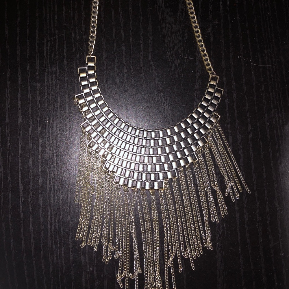 Statement necklace